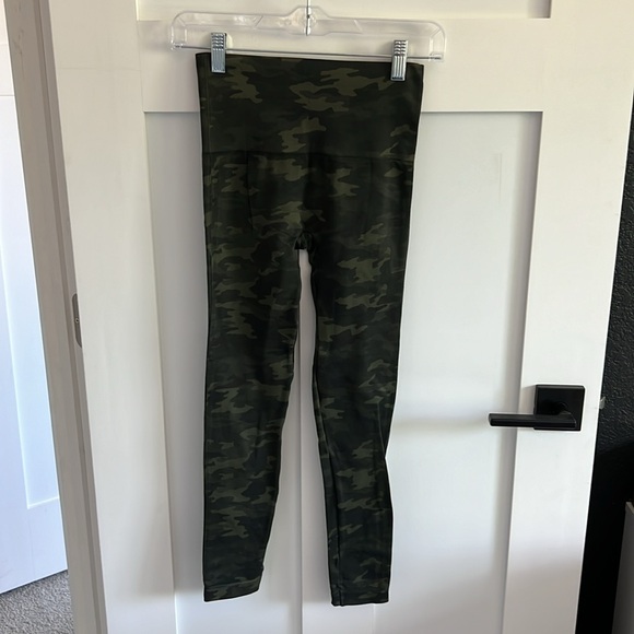Spanx Size Small Camo Leggings - Picture 3 of 3